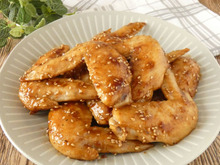 こってり甘辛ダレがウマい「手羽先の甘辛焼き」