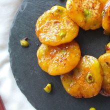 枝豆入り芋もち