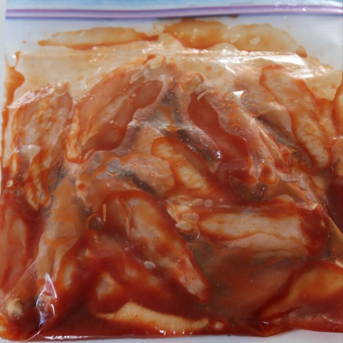 下味冷凍をする。