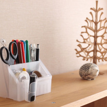 1つで5役以上!?100均のホルダーで家じゅうの「あれどこ?」がなくなる収納に♪