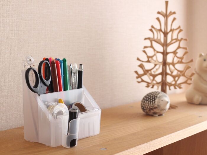 1つで5役以上!?100均のホルダーで家じゅうの「あれどこ?」がなくなる収納に♪
