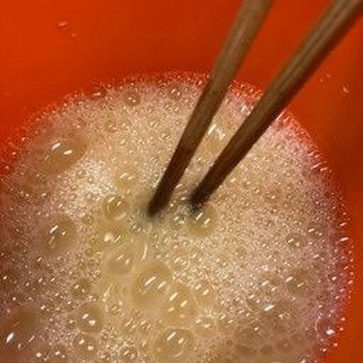 全卵を入れてかき混ぜる