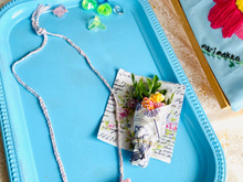 刺繍糸でミニ花束、ネックレスo(^_-)O