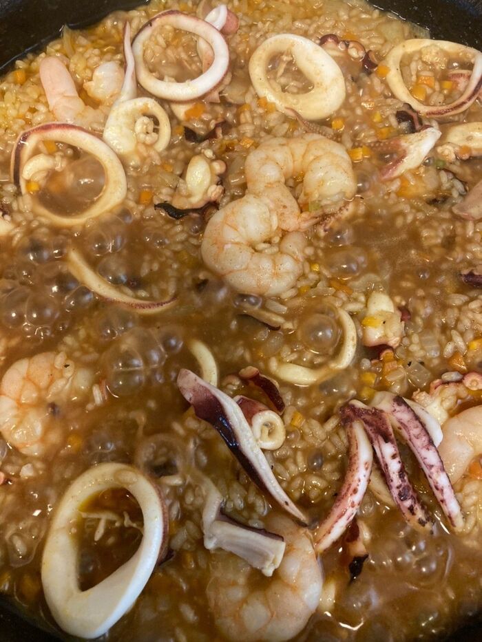 蓋をして炊きますが時々端の方を食べてみて確認してください