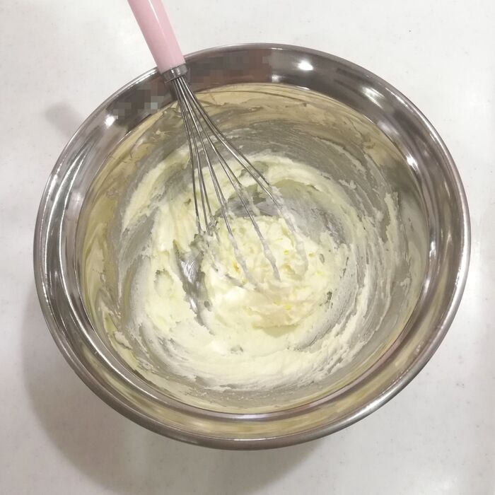 ②砂糖と塩を加える