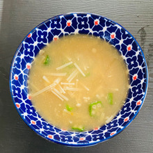 えのきとオクラのお味噌汁♪えのきは水から入れてね\( ˆoˆ )/