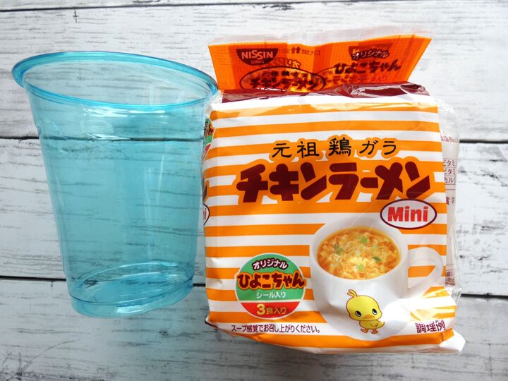 インスタントラーメンが水で作れる!?災害時対策にはもちろん、猛暑のラクめしにも