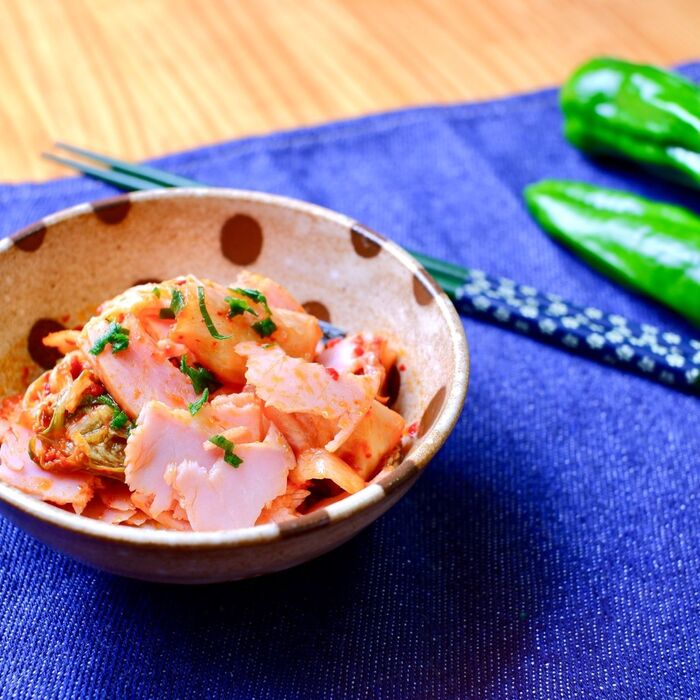 【安い!早い!簡単】30秒豚キムチのレシピ!ちぎって混ぜるだけで【うまくなる】