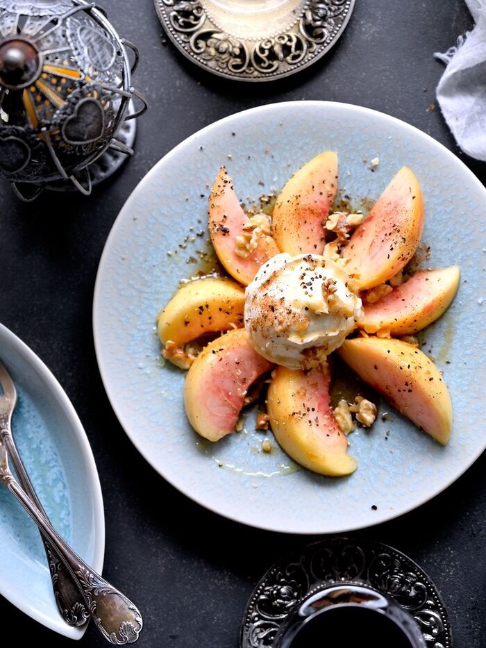 3分でお手頃価格で味はラグジュアリー【桃とマスカルポーネとメープルスパイスと】果物とチーズのアペロ