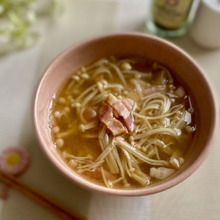 パンにもあう!えのきとベーコンの味噌汁
