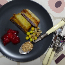 バターナッツかぼちゃとポテトのテリーヌ、ソルダムとフェサリスを添えて・・・・