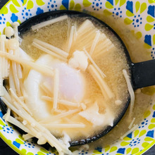 えのきと落とし卵の味噌汁