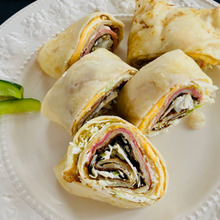 卵は使いませんよ!おかず系ロールクレープ