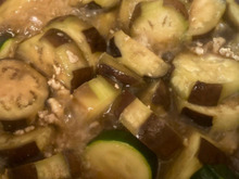 ズッキーニと茄子の鶏そぼろ煮♪