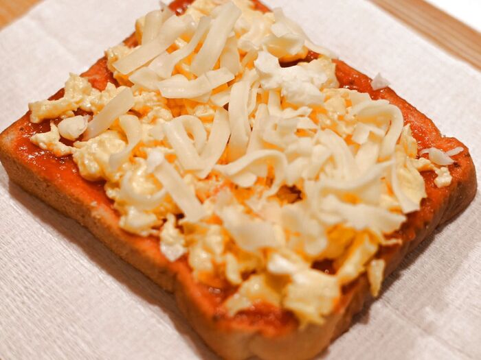シュレッドチーズを乗せます