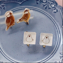 セリアのシールでかわいい文鳥アクセサリー