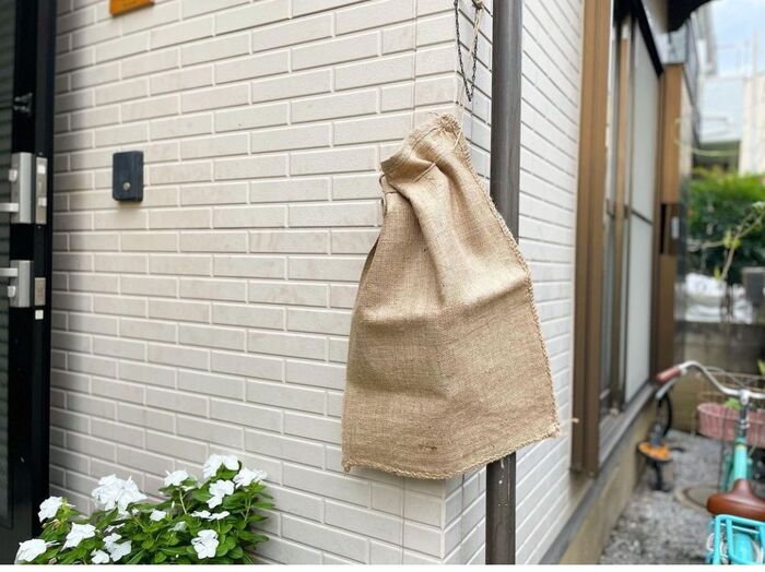 麻袋を使って見える収納