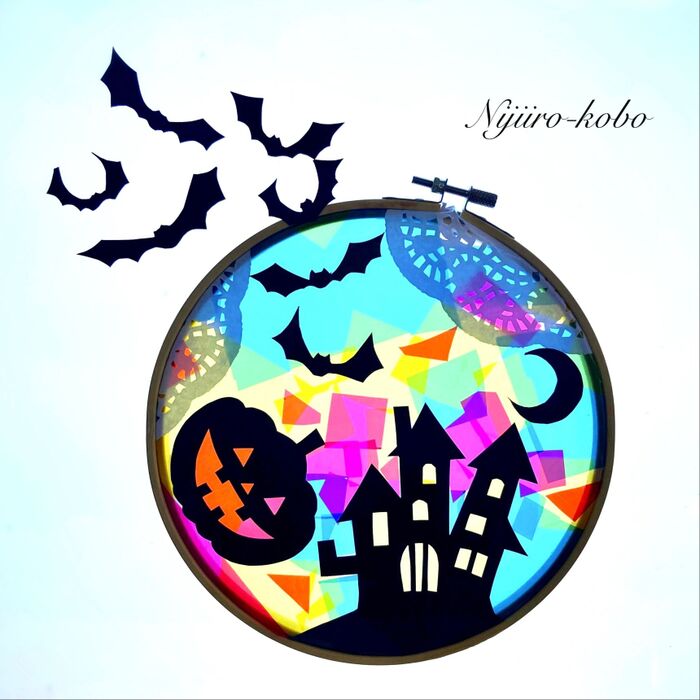 窓辺を彩るハロウィン飾り♪