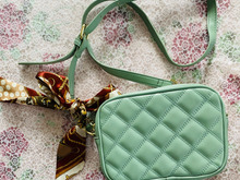 GU!春に買った使いやすいバックを秋カラーにちょこっとリメイク♪