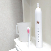 あまりがちなあの文具でできた!電動歯ブラシのブラシスタンド