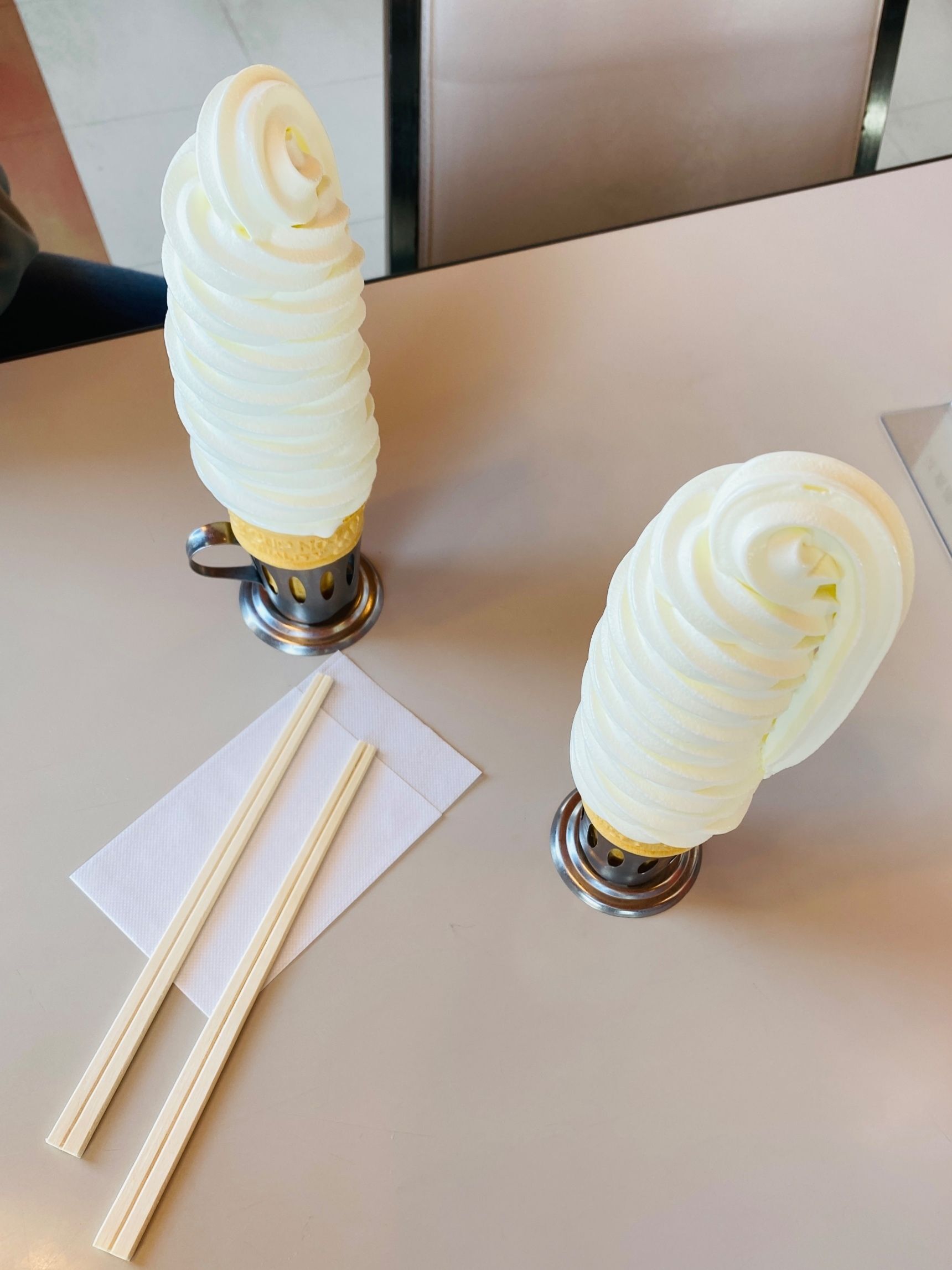 花巻行ったらマルカン百貨店大食堂！箸で食べるソフトクリーム