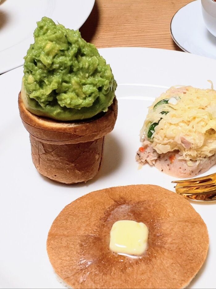 食パンの耳レシピ!ホットケーキと抹茶アイスクリーム…ではありません~サラダチキンサンド!