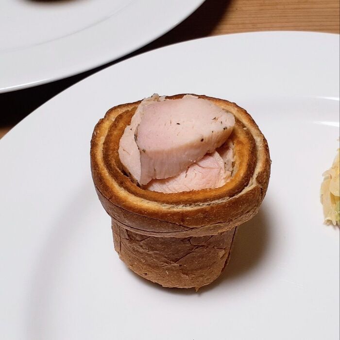 アイスコーン風のパンの耳に…