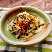【根菜・ひじき・ちくわのキンピラ】便利な野菜だし使用!
