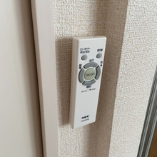 【百均】もう落とさない!細いピンで簡単に壁掛けできるアイデア3つ