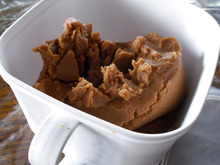 容器が大ぶりで洗いやすく取り出しやすい