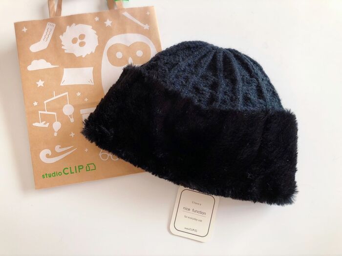 この冬studio CLIPのファー付きニット帽で決まり★