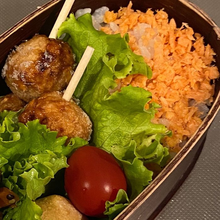 付属の仕切り、お弁当カップは使わない!