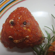 #OnigiriAction イタリアンな赤いおにぎり、バターナッツのソテー添え