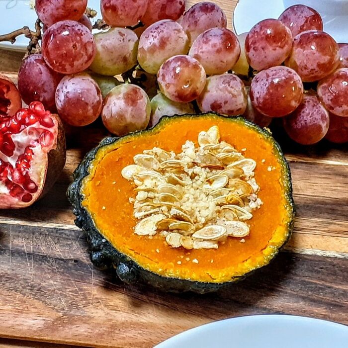 ゴーヤの苗から育った野菜で…見た目そっくりスイーツです!皮も種も食べちゃいます。