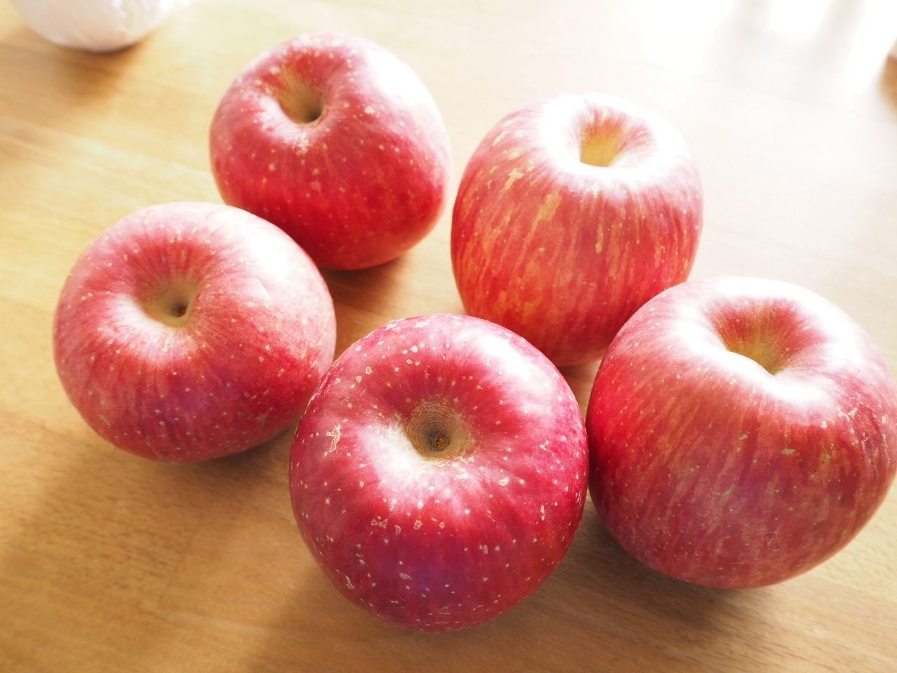 リンゴ！柿！果物が美味しい季節です