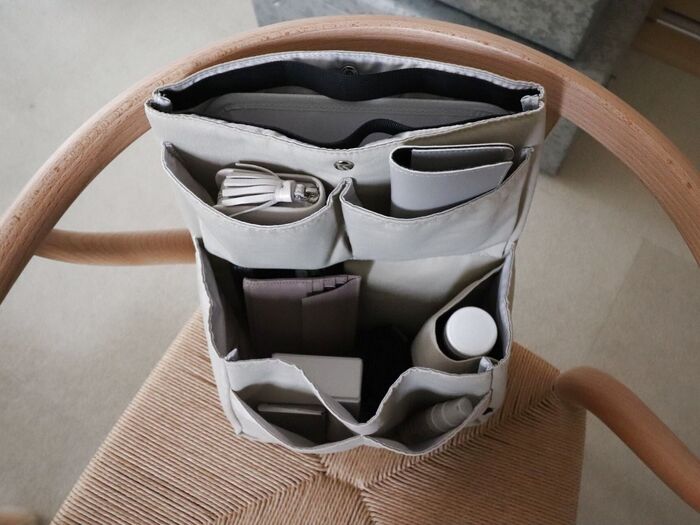 選んだのはベージュ。濃い色より淡い色が探しやすい