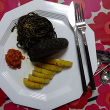 #OnigiriAction 黒おに と 黒パスタ と きいろ