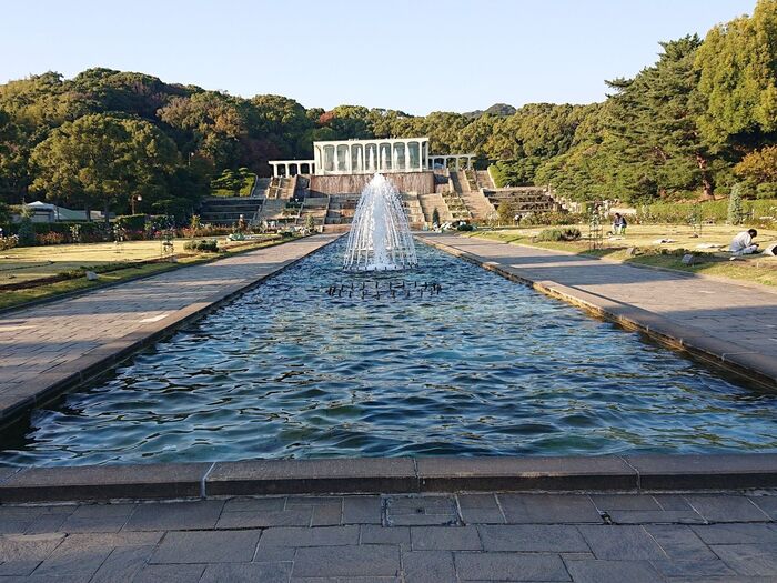 奥の建造物が・・・レストラン「ガーデンパタジェ須磨離宮」