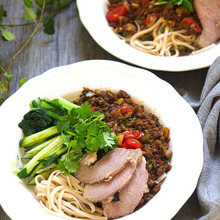 玄米麺で作る具沢山ジャージャー麺