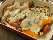 とろ~りチーズがたまらない「かぼちゃときのこのチーズソースがけ」