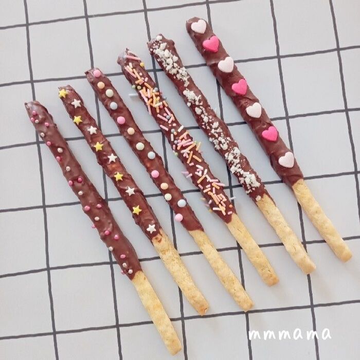 子供と一緒に簡単かわいい♡チョコポッキー