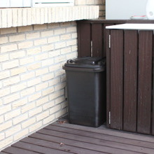 【DIY】13年外に置いていたゴミ箱をお色直し