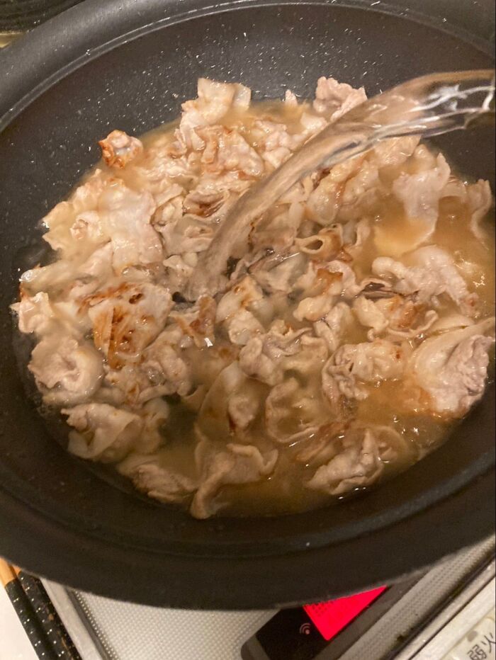 お湯を注いでスープを作ります