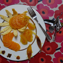 ミカンの新しい形 「2ケのみかんの輝ける伸びしろ・・・・きらり」