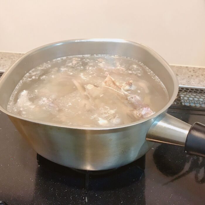 ピラフ用のスープストックを作る