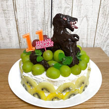 恐竜好きに大好評☆ダイナミックな恐竜ケーキ