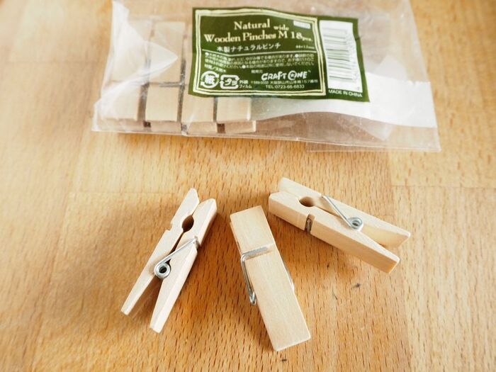 余っていた100均の木製ピンチ、新しい使い道を見つけました!