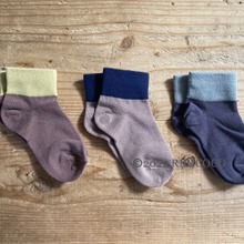 くすみカラーがかわいい♡子ども靴下