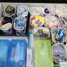 【リユース】ヨーグルトカップを収納仕切りに活用するアイディア