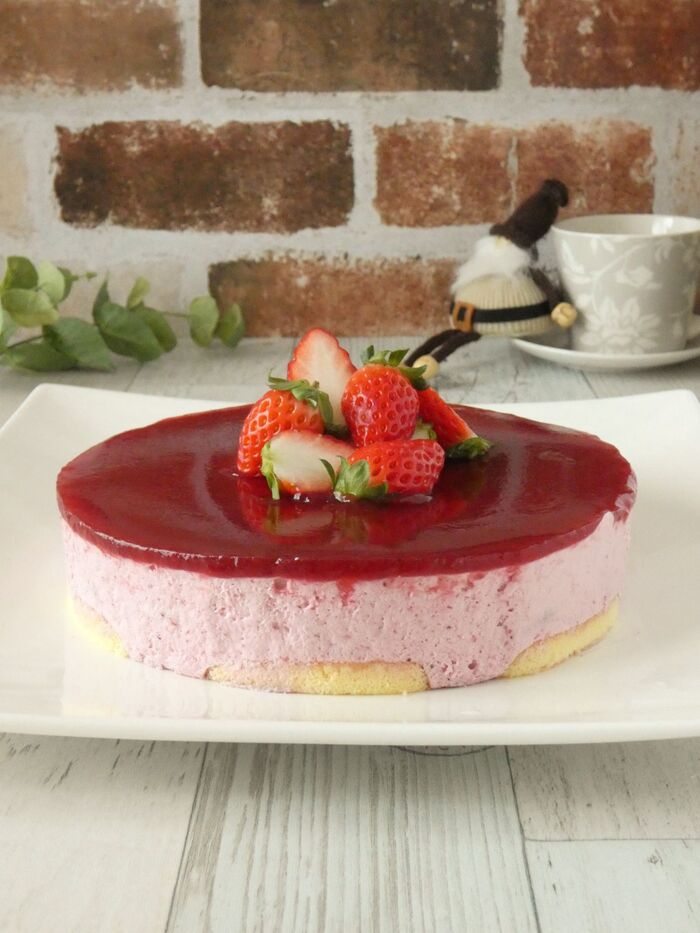 電子レンジで簡単「イチゴのムースケーキ」